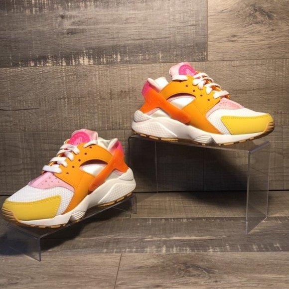 WMNS - Nike Huarache - Picture 2 of 6
